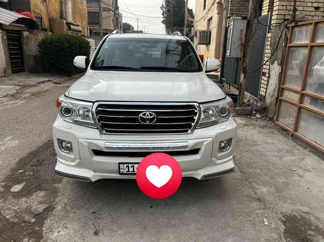 السلام عليكم لاندكروز ٢٠١١ لاصبغ ولا تبديل فقط مكانين بارد بجم محدث***********
