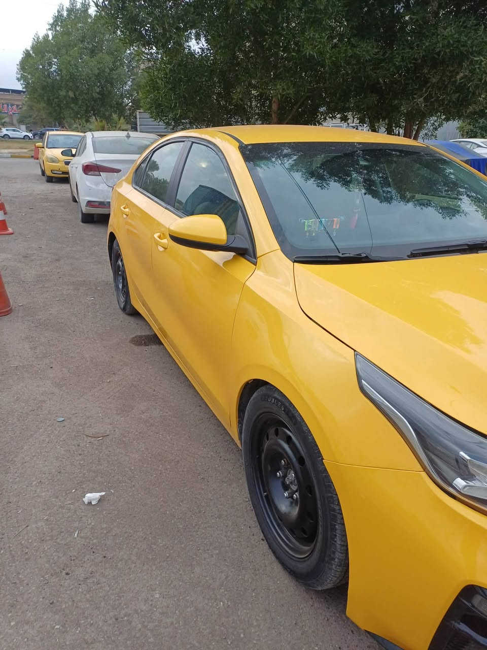 السلام عليكم
فورتي       ١٩

للبيع فقط        ١٢٠

***********
