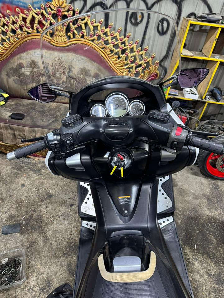 سلام عليكم للبيع تي ماكس 2011 الدراجه مكفوله كفاله عامه هاي صورها وصور المزاد دراجه نضيفه وخير من الله سعرها 45$ الاستفسار ع الرقم ***********
