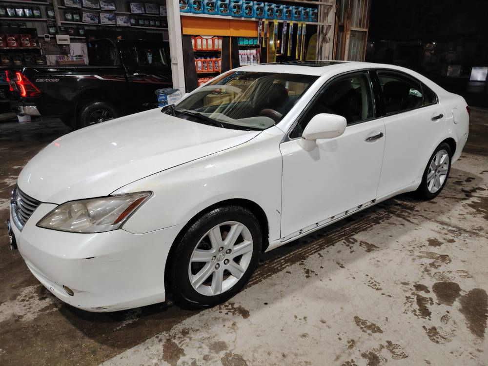 السلام عليكم للبيع لكزس موديل ٢٠٠٧ بسعر جدا مناسب مكاني شهداء السيدية ابيع بدون مكينة لان كايمة بس السيارة شغالة وين متريد اطلع بيهه *********** بغداد, العراق
