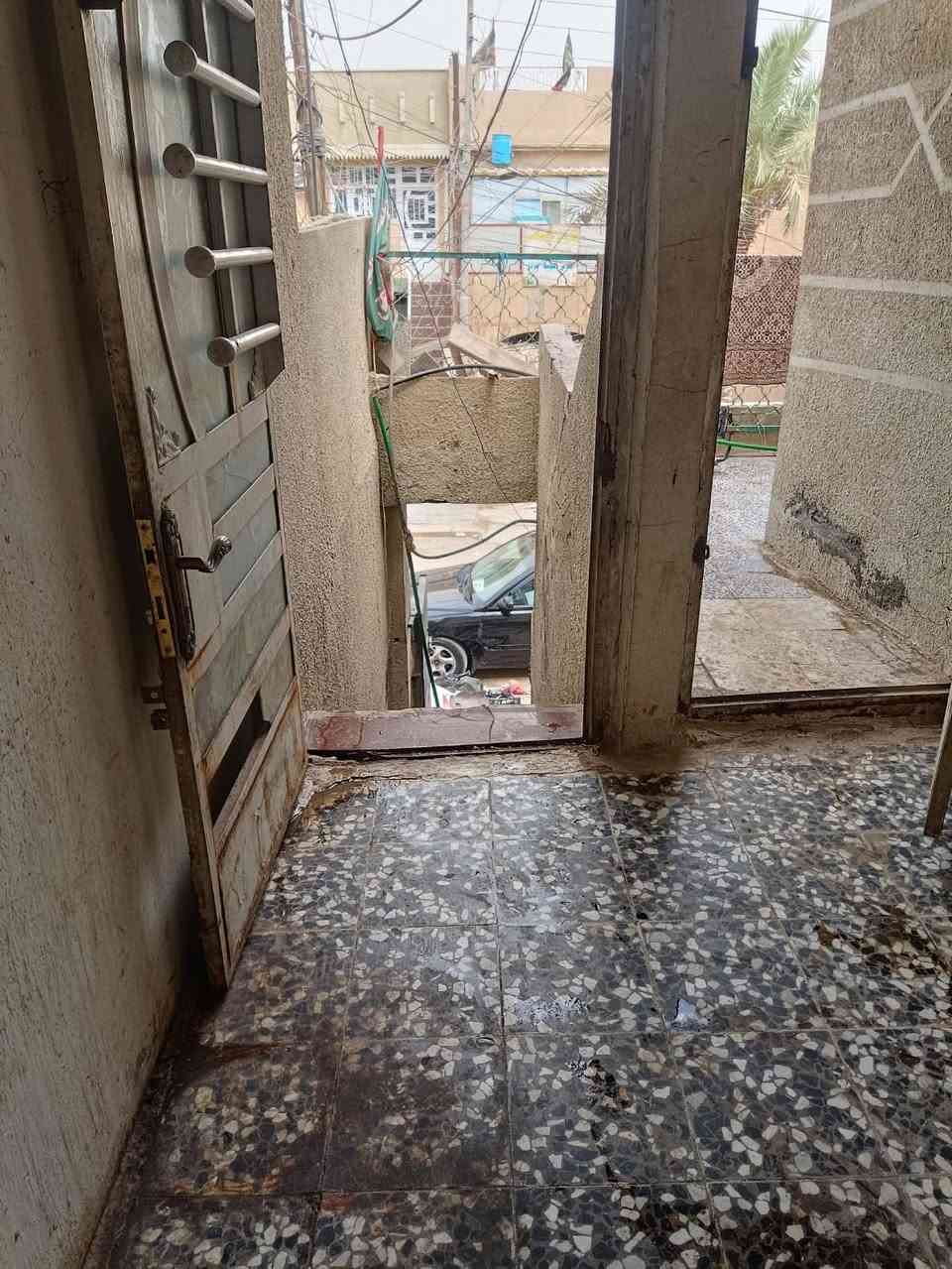 السلام عليكم
طابق ثاني للايجارمعزول  غرفه وصاله وخدمات وبالكون داخلي
وسطح خارجي عنوانه شارع عدن مقابل سلام الكصاب 
ايجار 250 
***********
