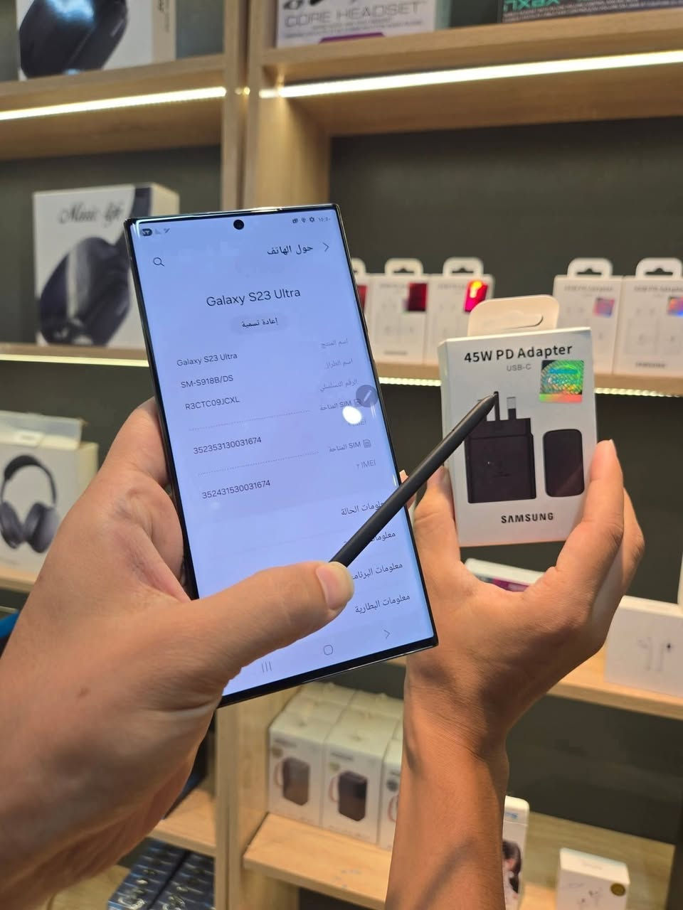 🖤Samsung S23 ultra🖤
بسعر 499$ فقط😉
ذاكره 256🙊
رام 12🙃
دبل سيم عربي بالكامل 
 بوبجي 120 فريم 
يعني فول فول مواصفات 😊
بطاريه 5000🫢
نظافة مليار بالمية ولا شخط بيه 
سستم صوت استديو 
معالج سناب دراجون 💪 
كاميرا عملاااااقة 
شاشه سوبر اموليد بصمه بشاشه 
مواصفات الجهاز معروفه 
دبل سيم عربي بالكامل 🫡
سعر 499$ فقط
واتساب ***********
اربيل هفالان قرب جامع سيد طيب
#هفالان_اربيل
