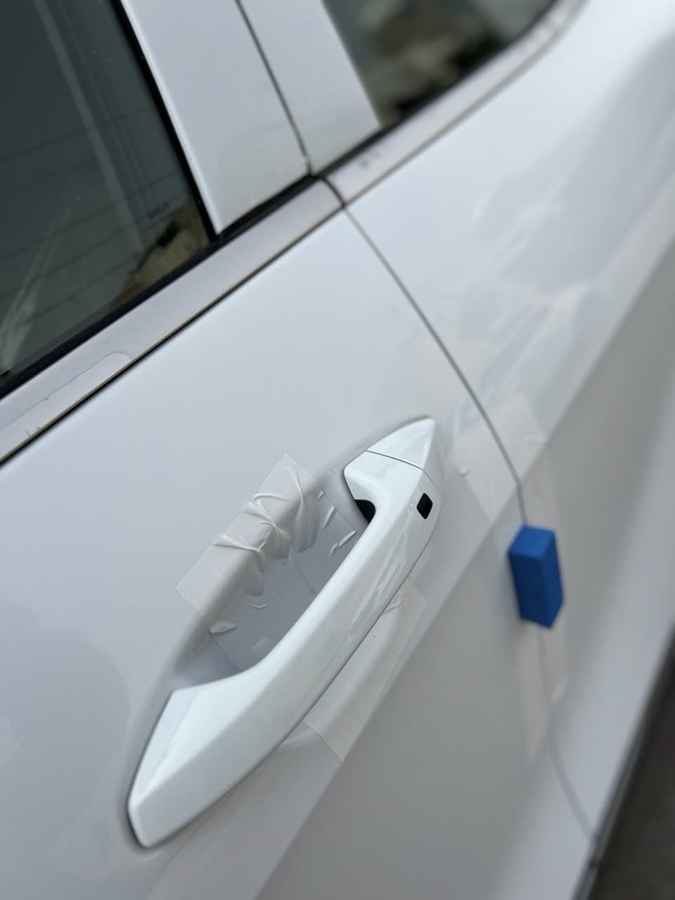 السلام عليكم 
النوع : كيا سبورتج ( خليجي) 
* السياره دوليه ام الضمان 
الموديل : 2024 
الرقم : بغداد ( بأسمي ) 
عداد المسافه : 25 الف 
السياره : كفاله عامه ( كير محرك كفاله عامه ) 
المواصفات : 
* المحرك : 2000 دوش 
* بصمة + بصمة ابواب 
* شاشة دجتل 
* تشغيل عن بعد 
* تبريد قطعتين 
* كراسي كهرباء 
* شاحن وايرليست
* سايد بريك بصمه 
* فول تحكم ستيرن 
* 3 انظمه قياده 
* تدفئة كشنات + تدفئة ستيرن 
* شاشة + كاميره + كاربلي 
* اشاير بلمري + المري شفط 
* حساسات اماميه خلفيه 
* LAD نهاري امامي خلفي 
العنوان : بغداد - السيدية 
السعر : 235 ورقه وبيه مجال 
باقي التفاصيل الاتصال ؏ الرقم او واتساب 
***********
