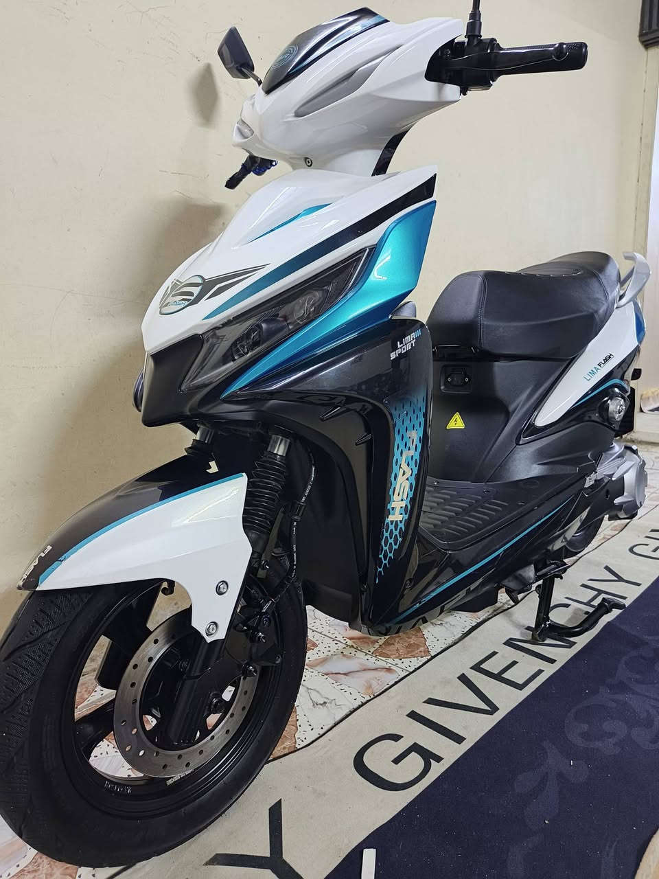 السلام عليكم ورحمة الله وبركاتة...
دراجةLIMA  موديل 2025جديدة اخت الزيرو شكل مميز جدآ ماشية قليل...

ملف 2000W

6بطاريات چراڤين عاكس حجم 12V  32AH

3تحويلات سرع

السرعة مع الوزن 70

تمشي بلشحنة الوحدة 70كيلو

نظام البكRالرجوع الى الخلف

نظام البارك P

مثبت السرعة Cross 

تشغيل سويج +بصمة + سكيورتي+جهاز الانذار وقفل الامان

شاشة TVT تاب ديجيتال نظام قراءة الاعطال والتنبيه

نظام طوارئ

بريك امامي خلفي دسك هيدروليك نظامABS

شاحن ذكي يدعم الشحن السريع والفصل الذاتي عند امتلاء البطارية بلشحن

طلاعات جانبية للراكب الخلفي

لايت عالي ناصي زنون... سكن لايت لد... دبل اشارة... سطاب لايت شمعة ليزري... اشارة يمين ويسار... هورن

منفذ شحنUsb

السعر 750 ألف وبيهة مجال بسيط

العنوان العطيفية قرب جامع براثا

رقمي ***********
