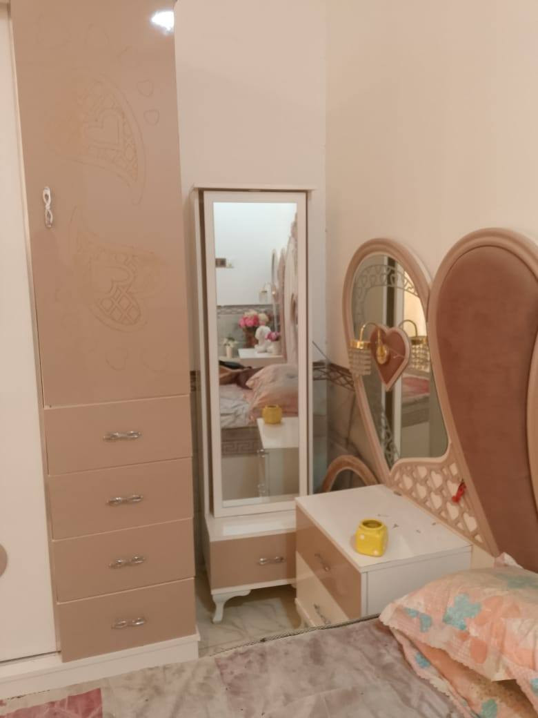 غرفه للبيع التواصل واتساب ***********
