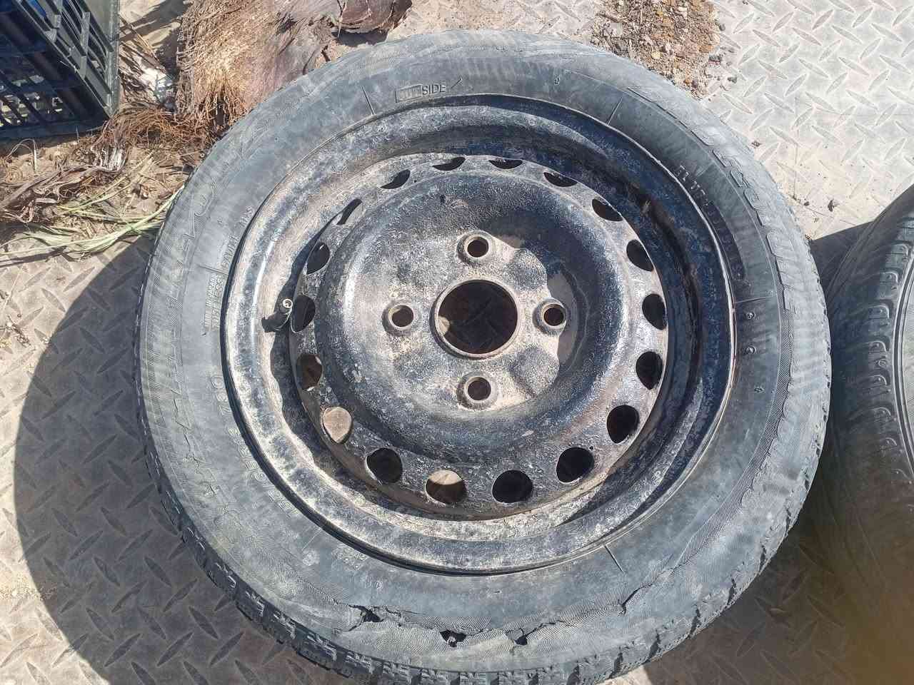 وياله مال ستوته للبيع تايراتهن طاكات ابيع بس وياله سعرهن ٣٠ وبيه مجال الشراي مكان حله ***********
