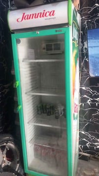 عارضة مشروبات • تبريد فول • نظيفة