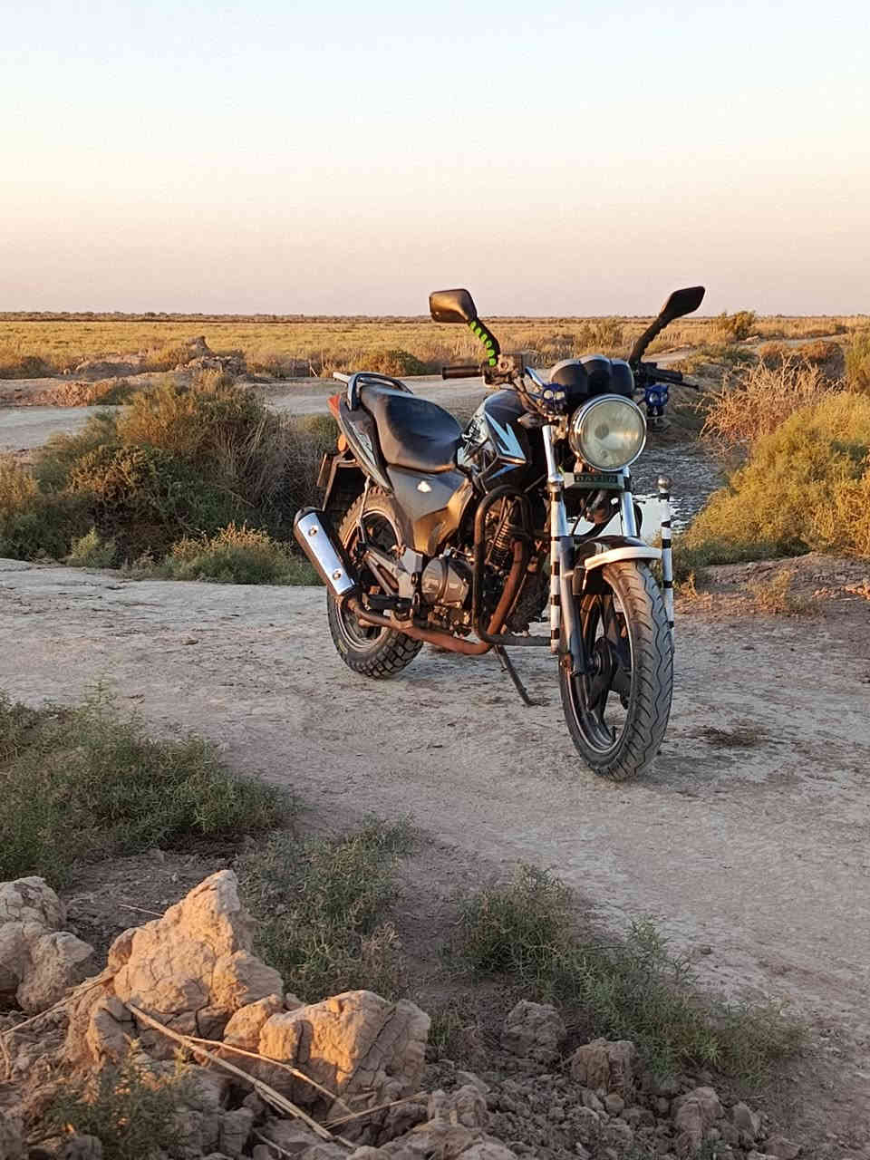 دراجه البيع
دراجه البيع بانده مكفواله ونضيفه وراق صواليه 

المكان واسط شيخ سعد /سعر1250وبيه مجال 

ستفسار خاص و تصال /***********
