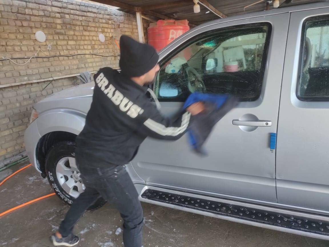 نيسان بافندر موديل 2008 وارد امريكي بيها باب مصبوغه صفحة السيارة نظيفة و مرتبة مال بيت ما متعوبه و ستوه مسويلها ادامه حدادية و فلنجات و بريك  رقم بغداد السنويه ما منتهيه مكان السياره بصرة الكزيزة السعر 85 قفل
***********
مكلف بلنشر تواصل ويا الرقم
