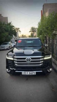 لاندكروزر vxr  موديل 2022  فول فول مواصفات شاشة كبيرة لمس كاميرا  حاسة...