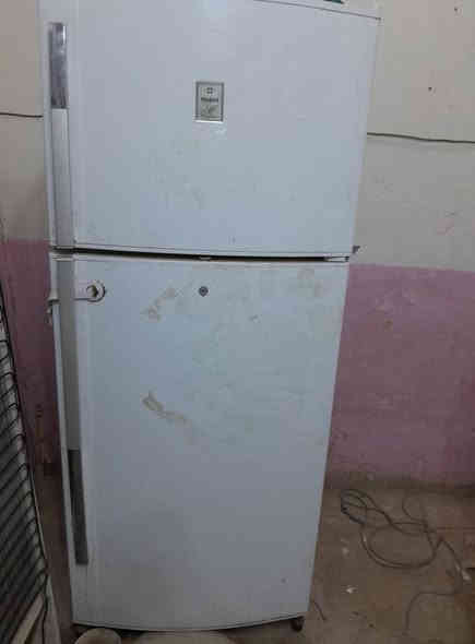 ثلاجه حجم كبير حجم ٢٠ نوبال فول تجميد وعل الفحص كما في الصوره 
والثانيه حجم ٨ فول تجميد وعل الفحص سعرهن اثنينهن ١٥٠  تصفيه غراض جوه السوك ابيع العنوان النجف الجديده الرقم ***********
