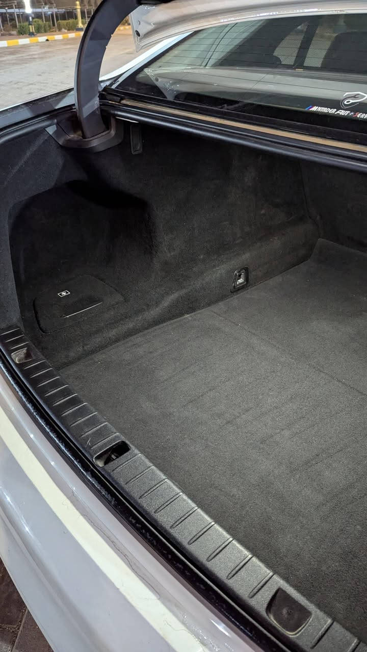 بي ام دبليو موديل 2019 740 Li
باب طويل  طويلة
مواصفات خليجي وكالة شركة العروش 
~~~~~~~~~~~~~~~~~~~
◽️محرك V6 سته سلندر تون بور تيربو 

🔹ماشية 112 الف حقيقي قابل للزياده 

◽️بيها ( بس بارد شبر اسفل مراية السايق الجانبية ) بدون دواخل بدون أيرباگ موجوده صور السونار 

◽️مواصفات
( بصمة - فتحة سقف - شاشة - ماوس - كشنات جلد - كشن و ستيرن خزن وكهرباء - مراية شفط - لايت ليد - كاميرا خلفية - حساس امامي - حساس خلفي - جامات حماية اليد - دبلات جوبلس هوائي - تحكم ارتفاع وانخفاض السيارة - ابل كار بلي - اربع وضعيات قيادة - بردة خلفية بلاد - باب طويلة - باب جنطة كهرباء - مثبت سرعة - لمتر سرعة )

رقم السيارة بغداد ، الرقم الإنكليزي الجديد
انا المالك /تحويل ثاني يوم 
مكان السيارة / المثنى - السماوة

السعر :355$ 
اتصال فقط : ***********
