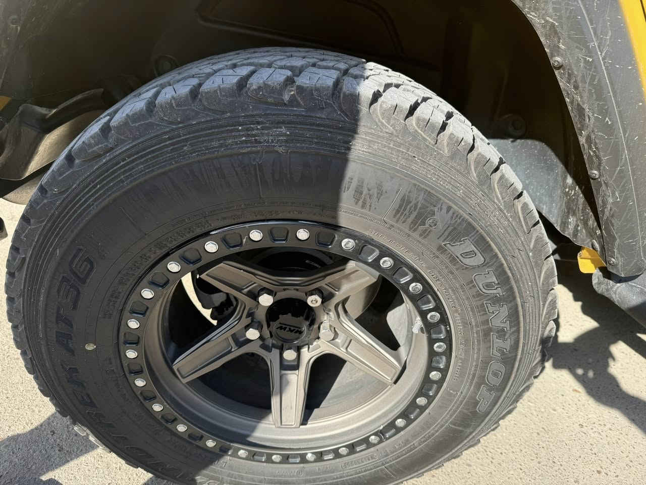 من رخصه الادمن المحترم
للبيع تخم تاير مع تخم ويل
العدد ٤
الويل نظافه 90%
التاير جديد انتاج 25 دنلوب
سعر التايرات مع الويل 650$
حجم الويل 17
قياس الاطار 17. 70. 265
***********
