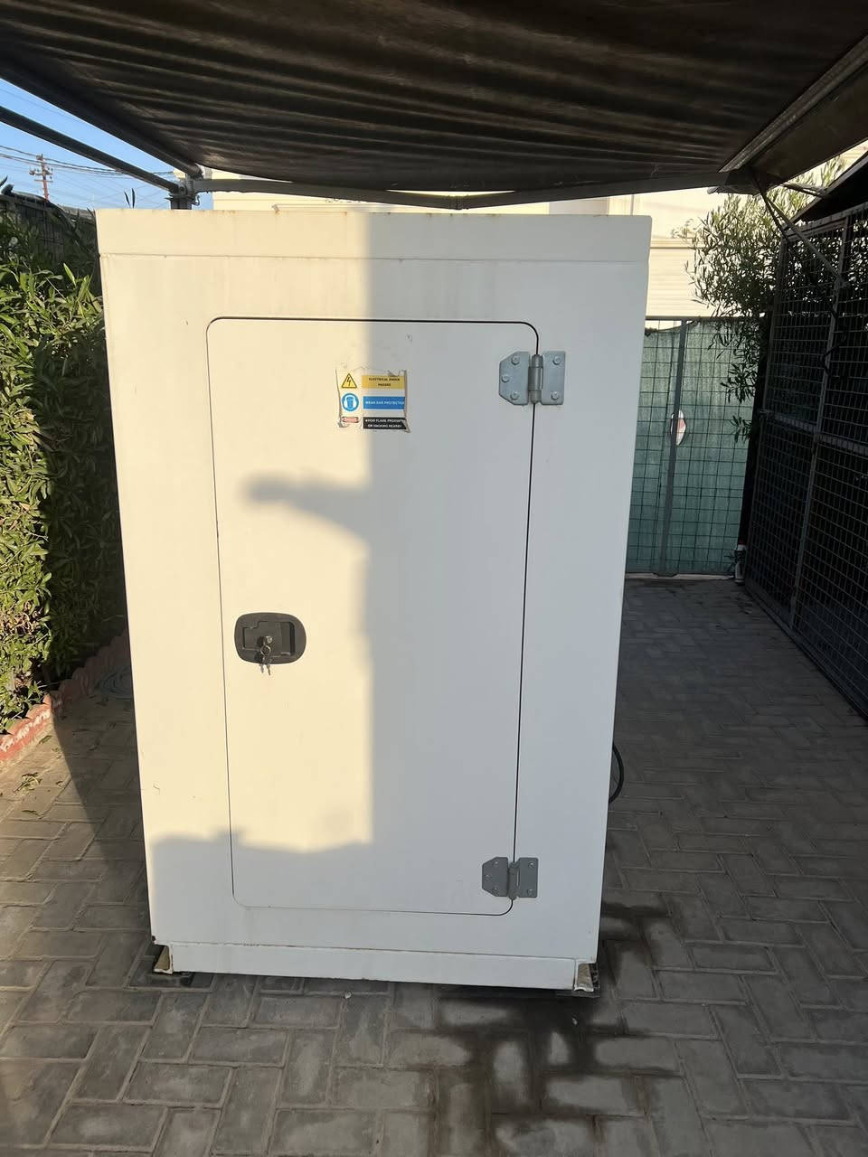 مولده 20كفي بيركنس  للبيع  عداد 20 ساعه نظيف جدا ممستعمل كاتم 100/100 رقم موبايل ***********
