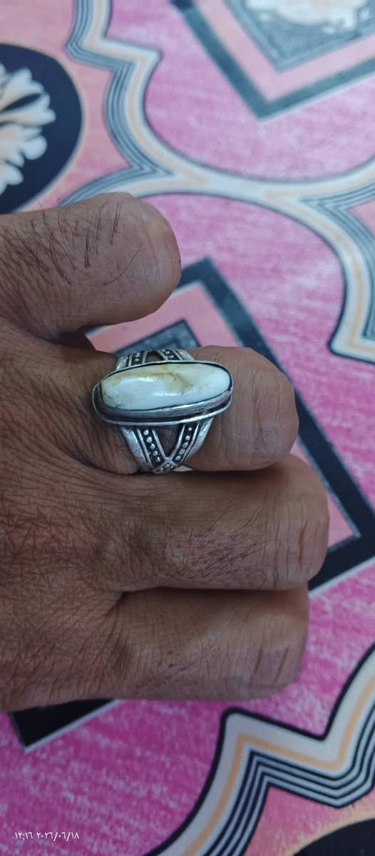 خاتم عطف محبه عامه البيع السعر 50 وبيه مجال مكان القرنه هور السعد ***********
