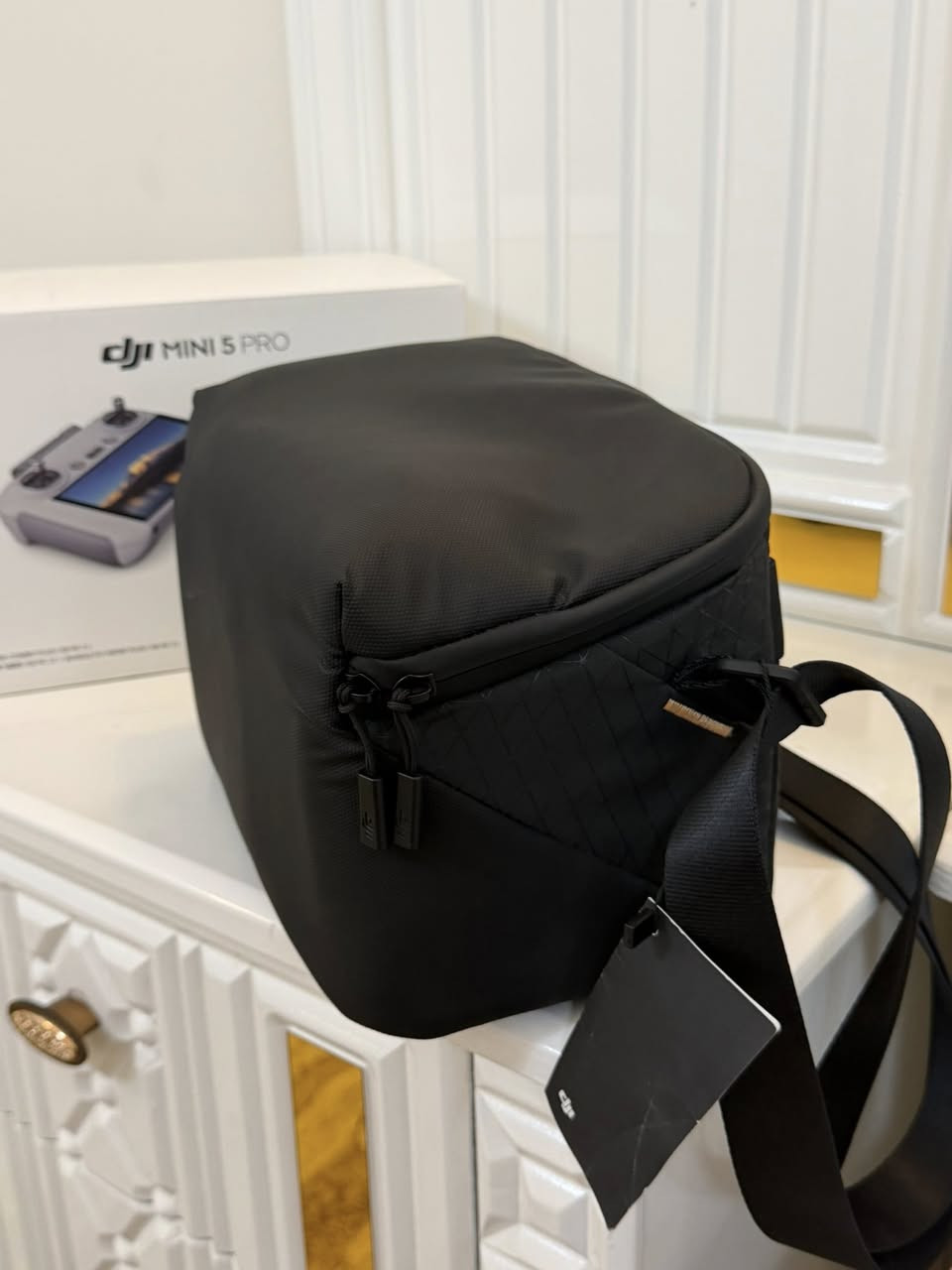 السلام عليكم درون dji mini 5 pro combo للبيع 
الدرون جديدة لوك طايرة تقريباً 10 - 15 مرة مو اكثر
نضافتها 100‎%‎ مواصفاتها اقوى مواصفات بالميني كلهن
ابحث عليها وشوف تفاصيلها 
سعرها مليون و400 قفل من الاخير مستعجل ع بيعتها 
مو شراي لتعبني رحمة ع والديك 
*********** 
مكاني بغداد زيونة
