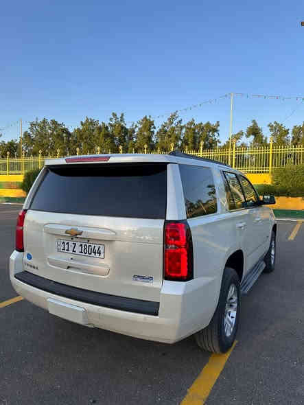 السلام عليكم 
تاهو 2015
اللون ابيض صدفي 
داخل عسلي 
سياره كلين بدون حادث 
فول مواصفات فتحه وبصمه 
فور ويل تخم تاير جديد 
مكينه وكير كفاله عامه 
حداديه جديده 
رقم بغداد 
سعر ٢٩٠ ورقه 
الاستفسار
***********
