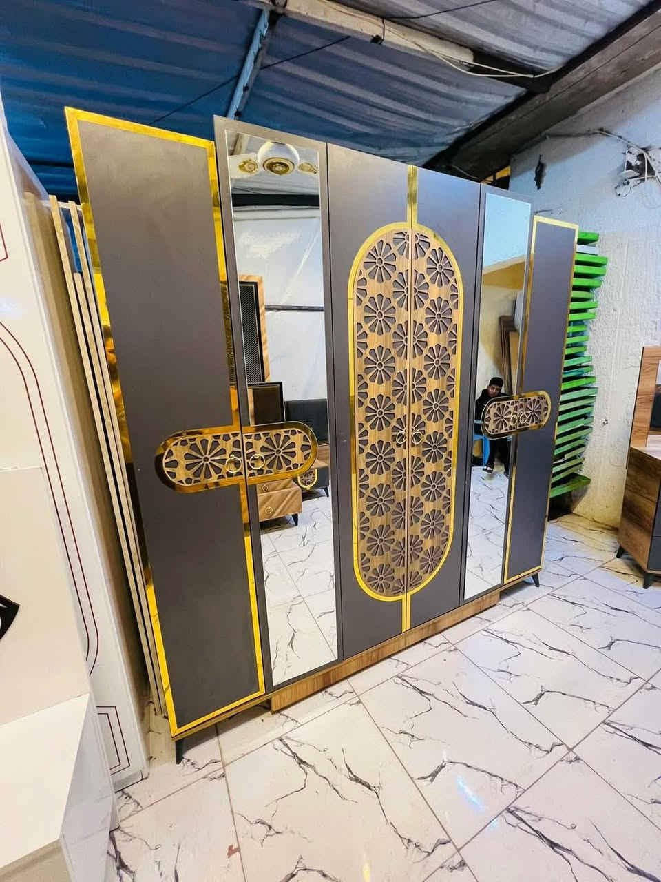 غرفة نوم مستعملة🇹🇷
نضافة💯بل 💯 أخت الجديدة 
عدد القطع / 5
نضام / أبواب 💢 
سعرهة 500🔒
شد ونقل داخل بغداد مجاني🚛
يوجود توصيل محافضات
هدية 🎁 طابورية اضافية


**إذا كنت صاحب هذا الإعلان وتريد حذفه لأي سبب، رجاءا أرسل رسالة إلى الدعم الفني**