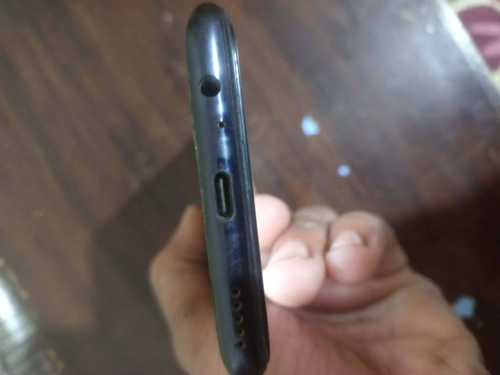 هواوي واي9برايم الجهاز نضيف مال بيت شحن ميصرف 
بي فطور بل شاشه كامرته الماميه واكفه سعره 45 الشراي 
يجي واتساب ***********
