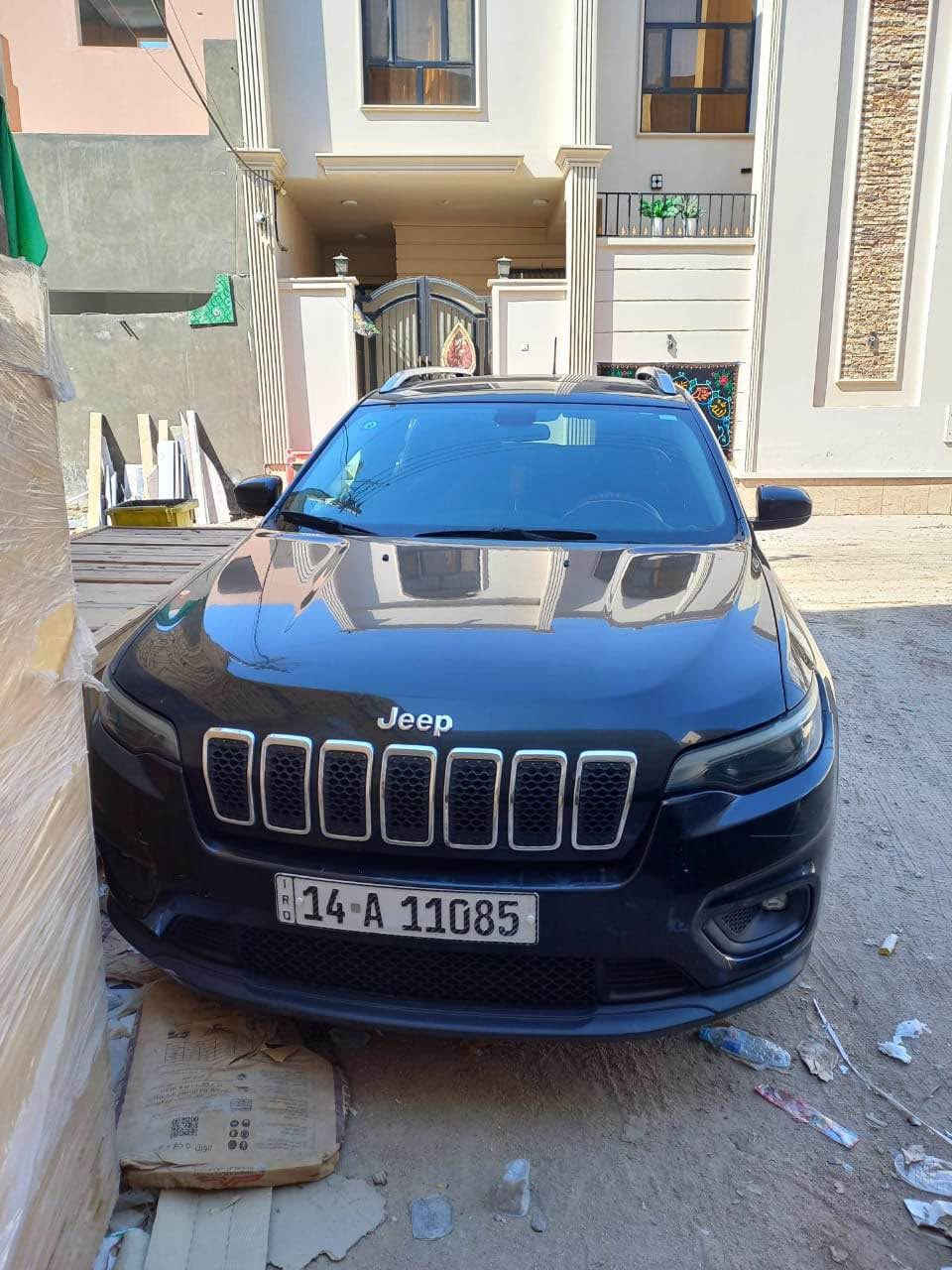 السلام عليكم 
للبيع جيب بزون موديل ٢٠١٩ وارد امريكي 
مكفوله كفاله عامة 
داخله تقرير تعمل وتسير 
رقم بصرة حرة 
السعر ١٥٥
للتواصل *********** ابو الخصيب, البصرة
