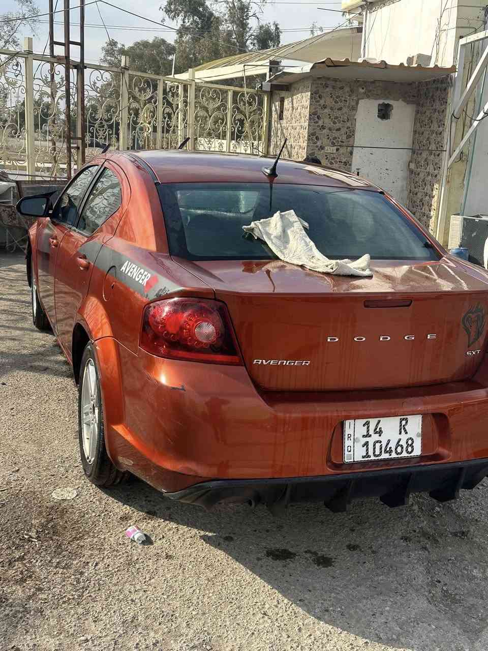 سلام عليكم للبيع دوج افنجر موديل 2012
محرك 2.400 sxt
حادثها بجم من امريكا
نص فول 
بيها مكانات صبغ ابيع حزام 
ويل كب تحكم ستيرن 
شاشه قلاب 
سنويه جديده وهزه 
سياره بأسمي 
***********
