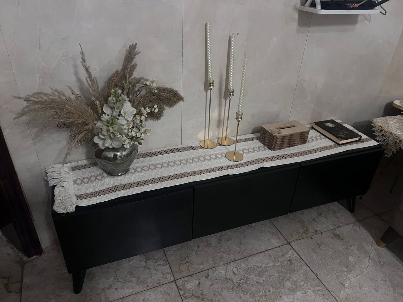 سلام عليكم عندي ميز طعام و6كراسي وعندي ميز تلفاز هوه ورفوف مالته بلون الابيض وميز تلفاز بلون الاسود نظيفات جدا وبلاسعار المناسبهً سعر خاص


**إذا كنت صاحب هذا الإعلان وتريد حذفه لأي سبب، رجاءا أرسل رسالة إلى الدعم الفني**