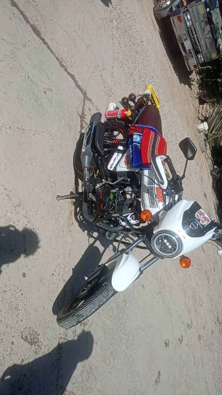 سلام عليكم دراجه دايون نفخ مديل23بعدهي جديده ثالث تبديلت دهن للبيع اوراق سكنر الدراجه طالعه بل 26صاله اقل الشهر بس متوازي عليه وريد ابيعه الي تعجبه هاذ ه رقمي وتدللون وخاص مفتوح اربعه وعشرين ساعه ***********
