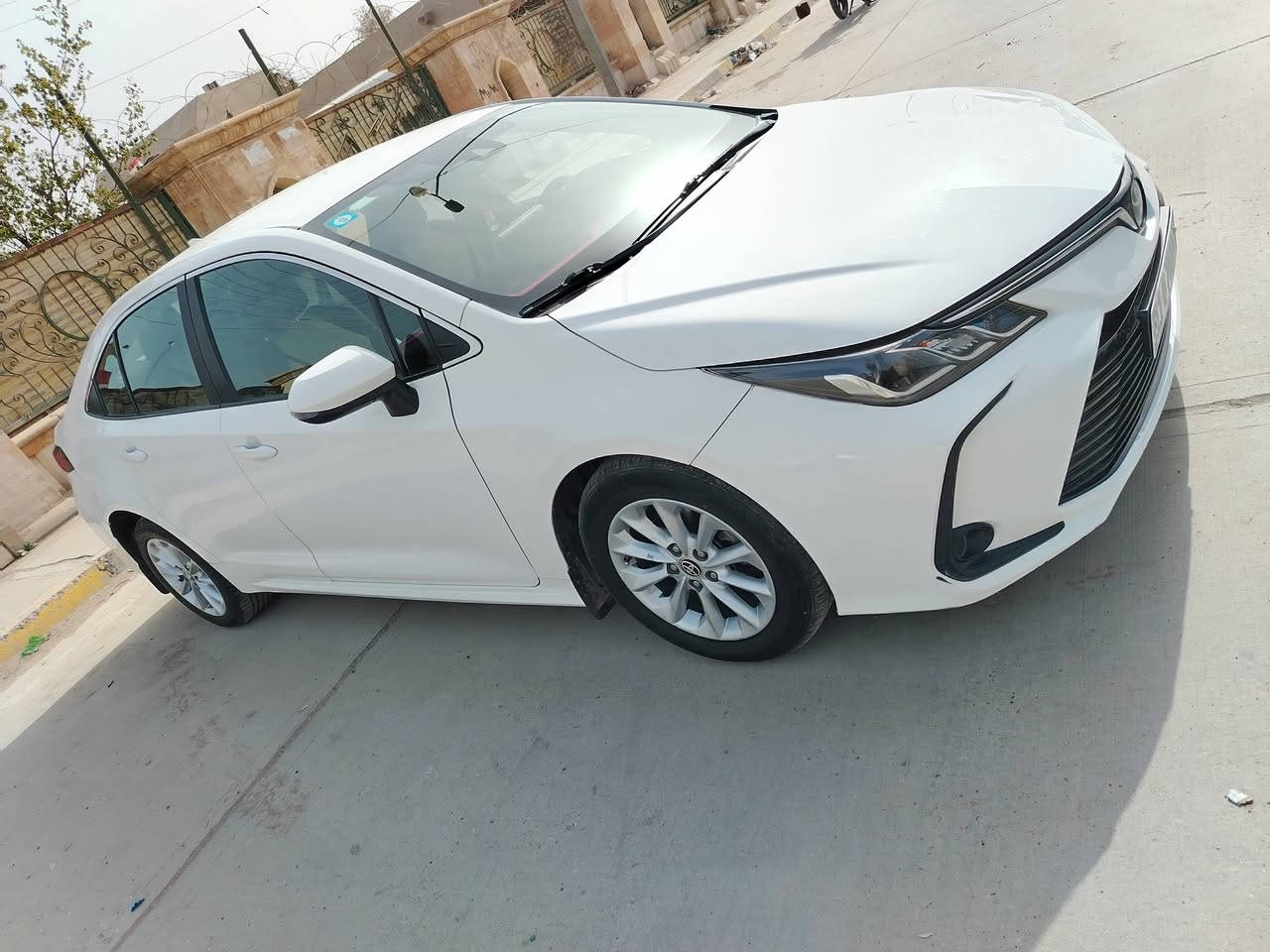 سلام عليكم
للبيع تويوتا كورلا هايبرد موديل 2023
 ياباني اصلي  حادثهة بنيد وجاملغ ايسر مبدل بدون دواخل نفس اللون 
مواصفات بصمة تشغيل ومري شفط تحكم ستيرن رادار امامي حساس خلفي 
السعر: 140$ وبيهة مجال 
العنوان:  بغداد العامرية 
اتصال:  ***********
