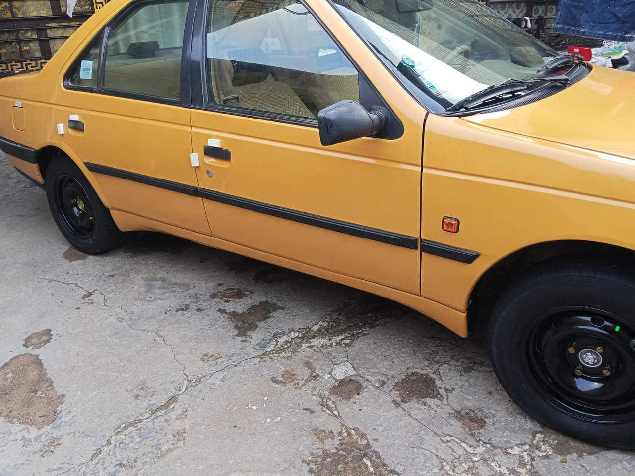 سلام عليكم بيجو جيلكس 2010 كير ومكينه وتبريد حدادة خير من الله لاضربة ولا تبديل المكان بغداد حي نصر رقم الهاتف ***********
