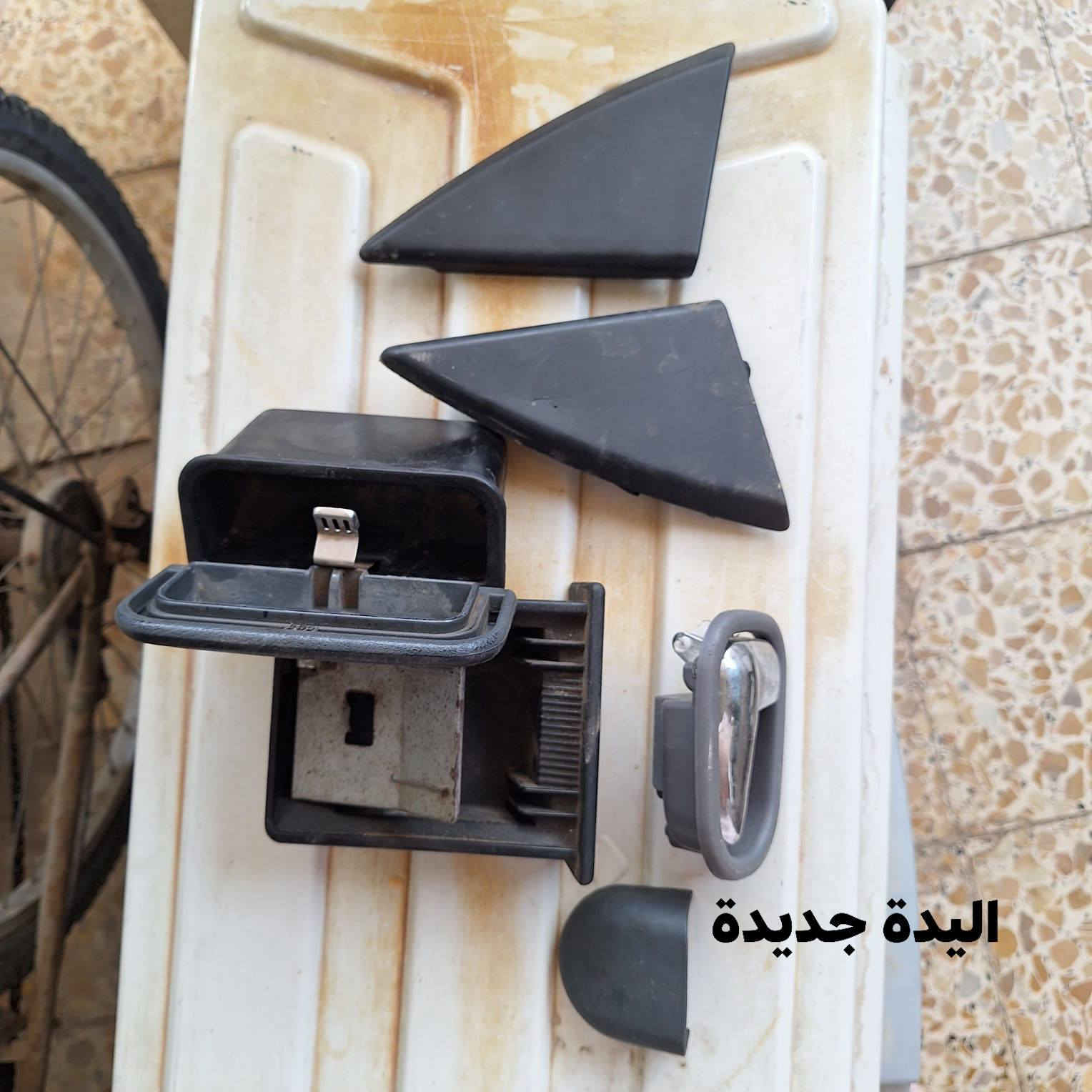 غراض سبورتج منها الجديد ومنها المستعمل قليل
مفيدة للسيارات 
السعر ٦٥ الف كلهن 
للاستفسار اكثر على الرقم 
***********
