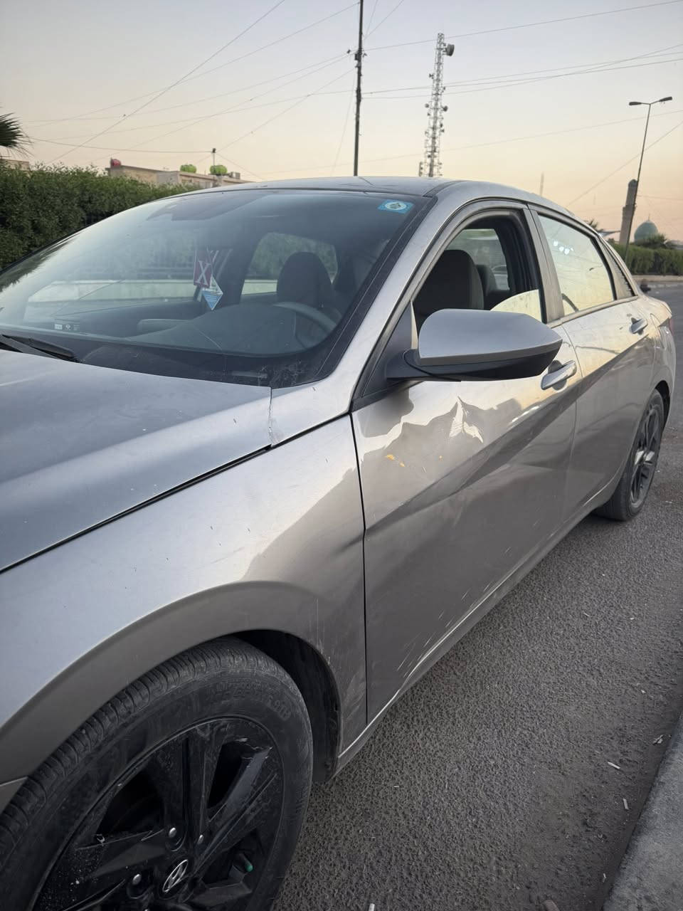 النترا 2023 ماشيه 45 الف صور الحادث ويه الصور انصبغ صفره وما رقموه ورجعته عله لونه مكان السياره مدينه الصدر بسمي تحويل مباشر 108 قفله من الأخير بدون عمله ***********
