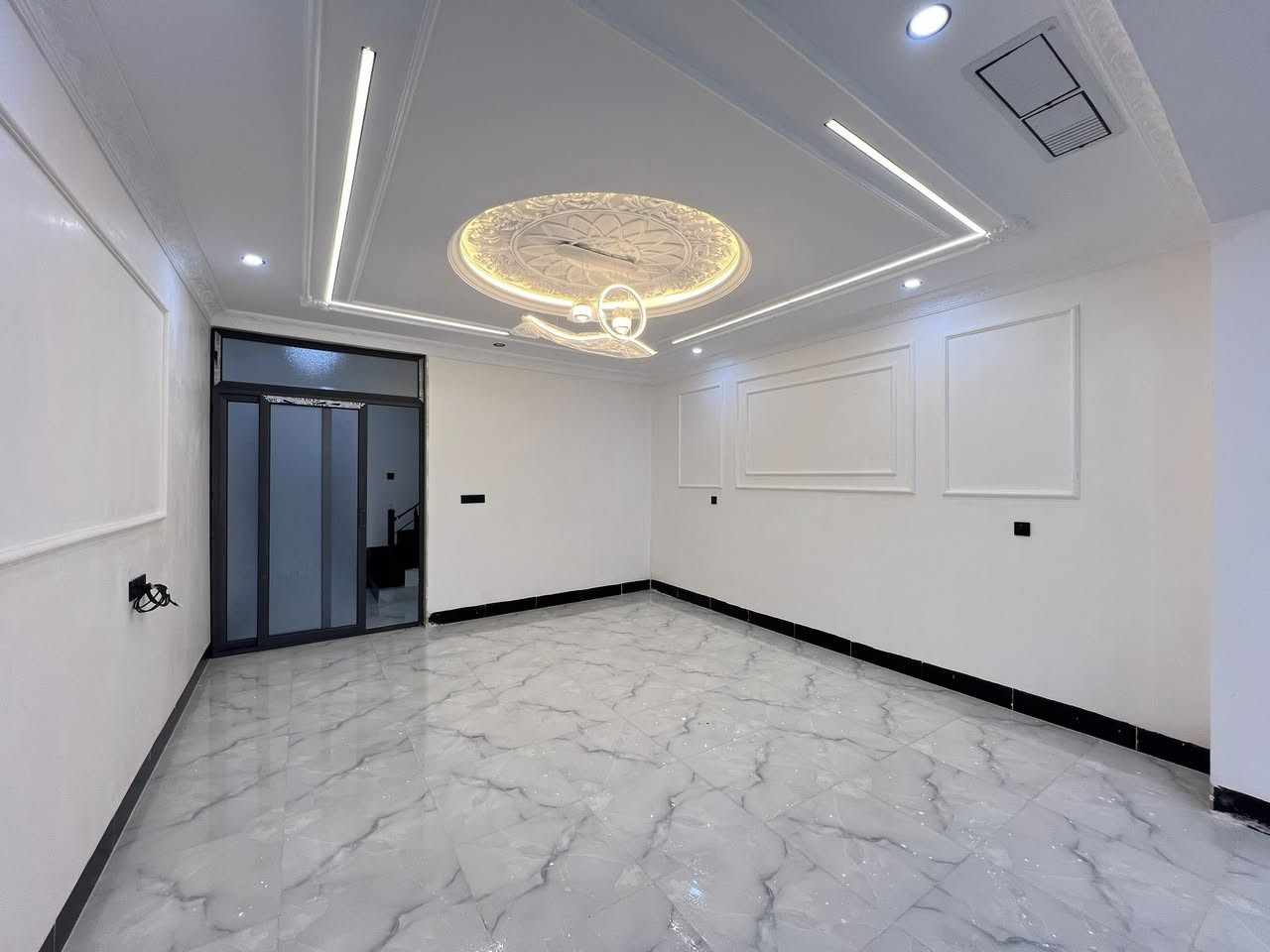 💥🎯#نرخی گونجاوە  ||#سعر مناسب VIP   
🏦#خانوو  تاپۆ   🌲مقابل شارع 15متر 🌲 || لەموقیعی باش || فول كوالێتی || بۆفرۆشتن 
🌍#شوێن || هەولێر || گەڕەکی چنار  ||نزيك شةقام 100متري
🧱#ڕووبەری||  118 متر  🌲    
🗄#پێک هاتوەلە||  3 ژوری نوستن مطبخ  وطبخ عمل و 2 هۆل و   2 حمام   بیتونە 
💰#نـــرخ   
📠#بۆ پەیوەندی کردن
📴فایبر واتساب***********
📴اسيا***********
ـــــــــــــــــــــــــــــــــــــــــــــــــــــــــــــــــــــــــــــ
🏦#بيتين_118متر___شارع15_طابوو__  🌲🌲  ||موقع ممیز  || فول موصفات   || للبیع قريب شارع100 
 🌍#الموقع ||  اربیل|| حي چنار | 
🧱#المساحة || 118  متر      
🗄#یتکون بیت || 4 غرفة نوم مطبخ  مطبخ عمل و ۲ صاله  و 3 حمام بیتونە  
💰#الســعر   
📠#للاستفسار اتصلوا ........
📴فایبر واتساب***********
📴*********** اسيا

📞للتواصل
📸 السعر والصورة متوفرة على قناتنا الرسمية في التليكرام 👇
🔗 https://t.me/bashdarsleman445
تابعنا الان وشوف احدث العقارات يوميا ع الصفحه الرسميه في فيسبوك
🔗https://www.facebook.com/share/1HPVCGBVGS/?mibextid=wwXIfr

📞 تواصل مباشر واتساب أو اتصال:
📱 ***********
📱 ***********

#عقارات_اربيل #شقق_للبيع_اربيل #بيو_لبيع_اربيل  #فلل_للبيع_اربيل #مجمعات_سكنية_اربيل
 #عقارات_كردستان  
#استثمار_عقاري_اربيل #عقارات_بغداد_سليمانية_اربيل  #عقارات_شمال_العراق  

⬅️ الأسعار والصور داخل القناة… لا تفوّت الفرصة

تابعنا الان وشوف احدث العقارات يوميا 🏘️
https://t.me/bashdarsleman445
