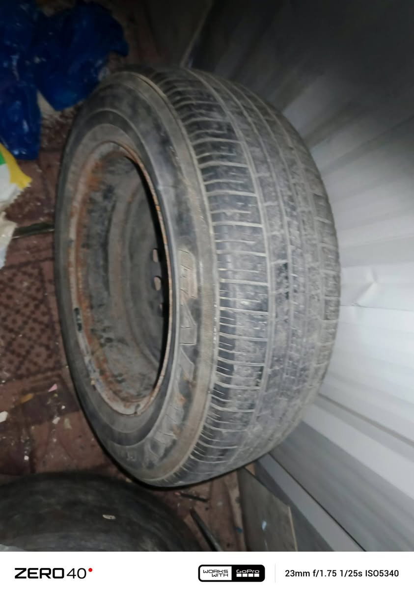 سلام عليكم تاير للبيع هوه والويل المكان الناصريه السعر 40 وبي مجال ***********
