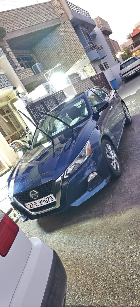 السلام عليكم
للبيع او للمراوس بسياره عاليه بسعرها 

نيسان التما مكينه 2500

موديل 21 وارد امريكي ايرباك برده فقط

سياره مواصفات عاديه بصمة تشغيل بصمة ابواب 

تشغيل عن بعد كشن كهرباء شاشه كامره حساسات امامي خلفي 
نضام التوقف الذاتي امامي. وخلفي زنونات عالي ناصي مال طرق خارجيه 
كامره تصوير امامي خلفي بدقة 4K تدعم الكاربلي المرايه وواي فاي ونضام جيبي اس وتعرف منها اذا السياره واكفه او كاعد تمشي كله يطلع عندك بالتليفون السياره نضيفه وخير من الله اي استفسار *********** السعر 137 وبيها مجال بسيط جدا مكانها بغداد الصليخ سنويه وهزه جديده بيها
