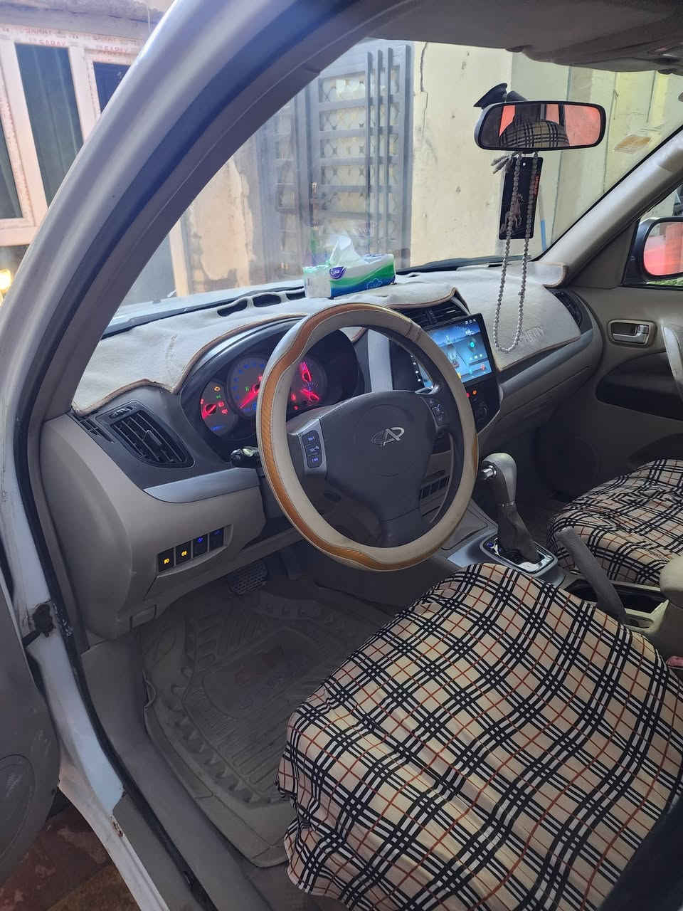 السلام وعليكم تيكو للبيع موديل٢٠١١ سيارة مكفولة كير ومكينة وتبريد ثلج السيارةعلى وضع الشركة السيارة باسمي تحويل مباشر شاشة وكامرة وتخم تايرات جديد السعر ٦٢ وبيها مجال الإتصال على الرقم ***********
