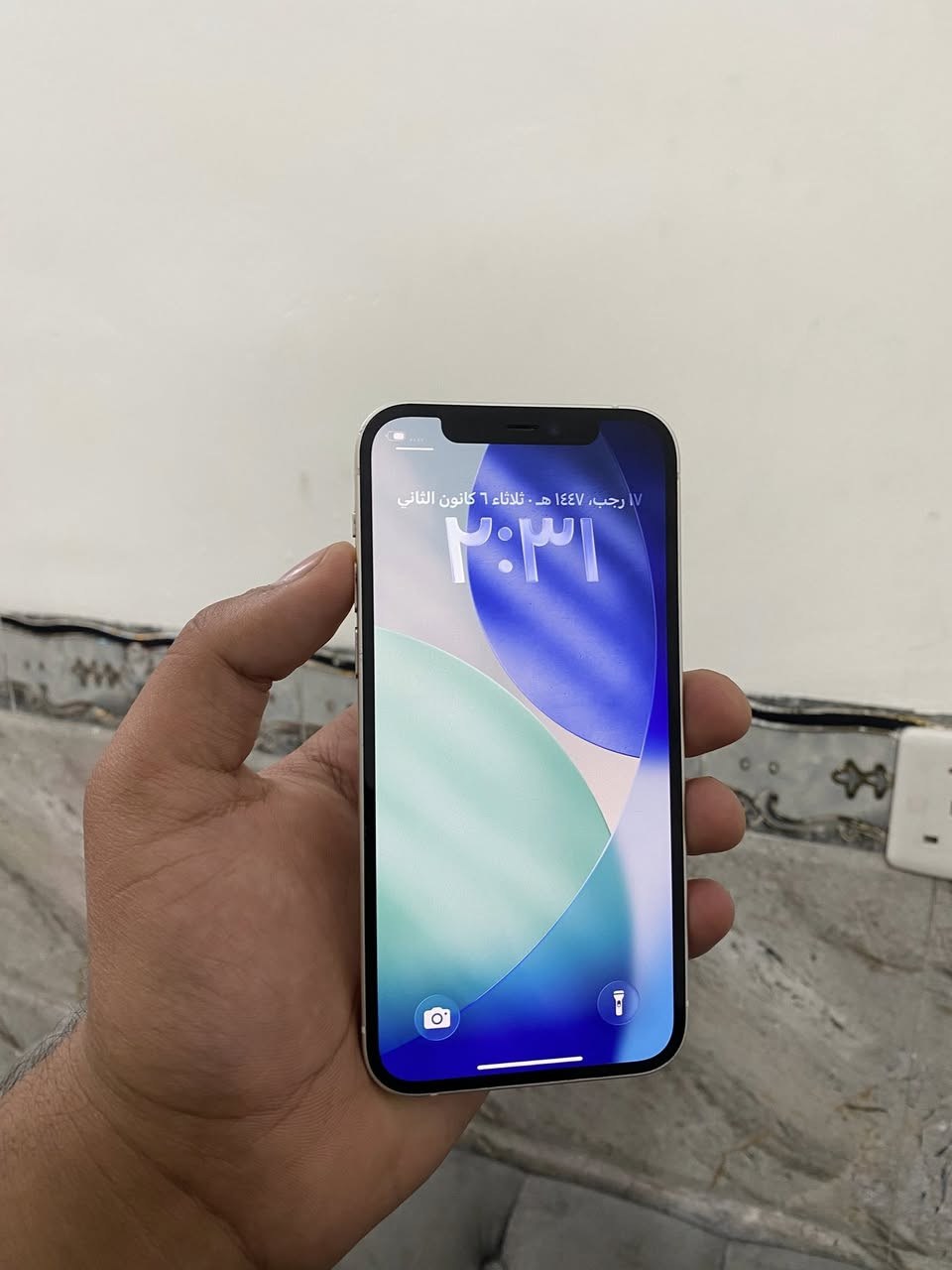 للبيع 12 عادي ذاكره 128 بطاريه 75 الجهاز وتر بروف مكفول فول نضافه كله شغال السعر 375 العنوان بغداد حي النصر رقم الهاتف *********** متواجد خاص واتساب
