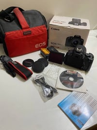 كانون D700 • عدسة 18-55 • ملحقات كاملة