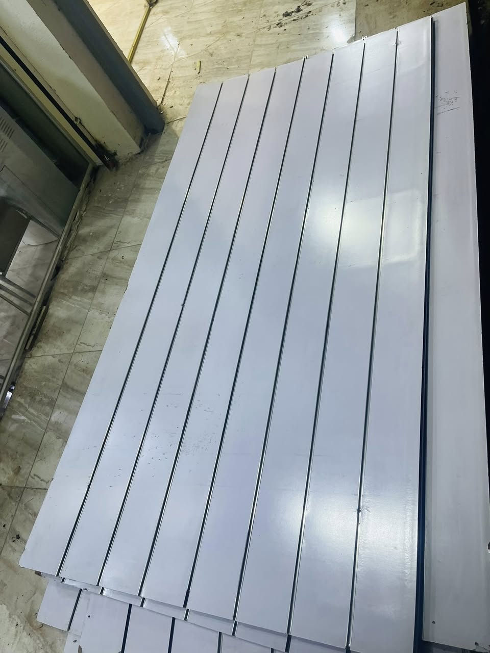 اربع قطع نظيفات جدا الوحدة ٣٥ ابيع شلع كربلاء الحر ***********
