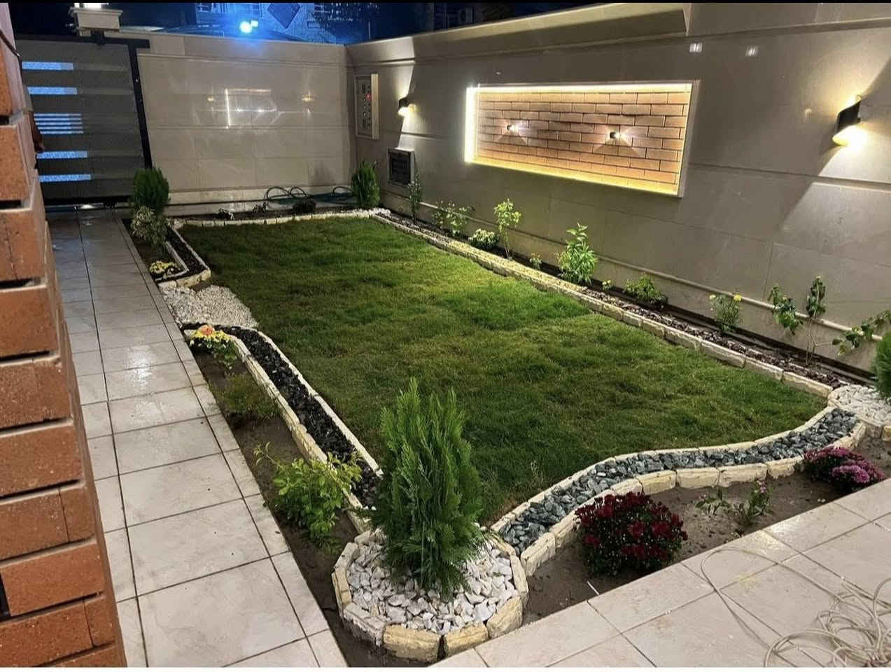 متوفر لدينا  حجر الطبيعي
سعر الطن ب 90 والتحميل علينه 

وعدنه سيارات توصيل 

*********** واتساب
