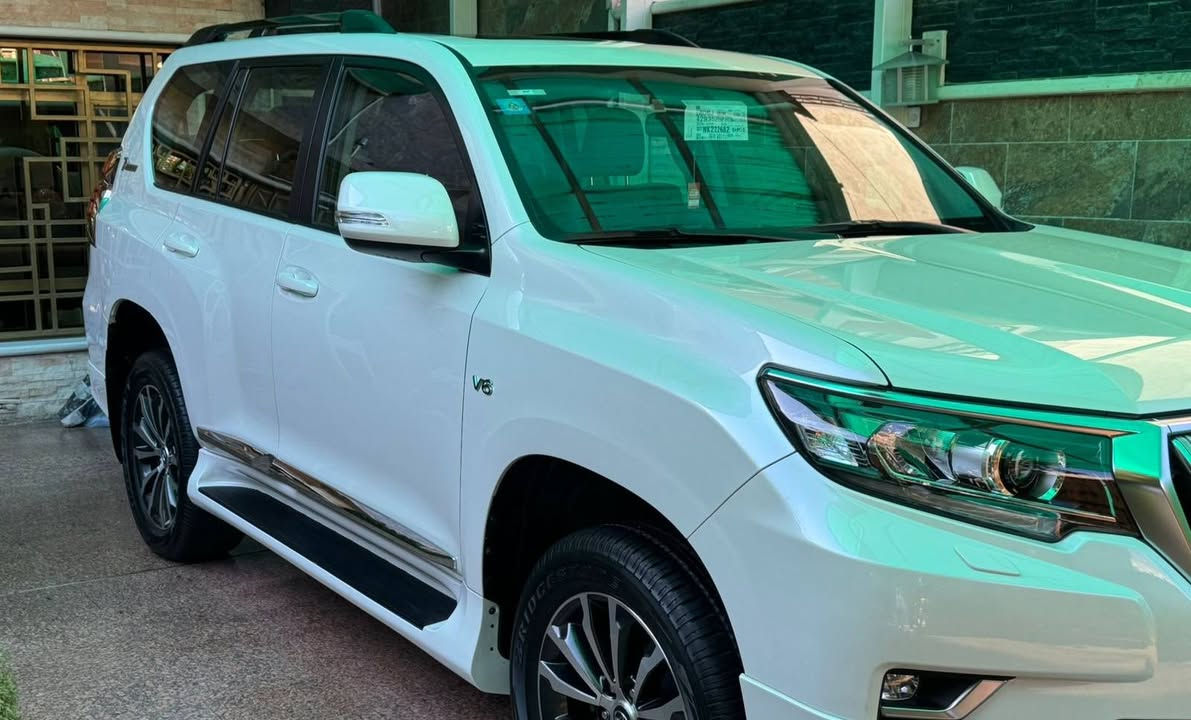 تويوتا برادوا 2022  سبعينية 
فئه  السيارة : TXS وكاله : ساز
ماشيه :12879 كيلو متر
رقم بغداد 
اسبير تعليق 
داخل قرميدي 
ميحتاج ذكر المواصفات فئه TXS ساز معروفه مواصفاته 
السياره بأسمي تحويل مباشر 

🟪 السعر  :: الطلب في التعليقات ويوصلك مباشرة ✍️ 📩

مكان السيارة بغداد 

رقم صاحب السيارة 
*********** واتساب
