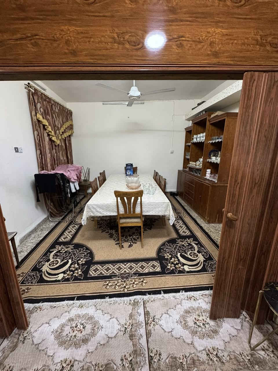 السلام عليكم 
//عرض بيت 🏠 بسعر ارض \\
موصل/17 تموز افرع ال 6 📍
مساحة ✏️📐البيت 🏠 (  412 م )
الواجها 15 م 
✅✅✅✅✅✅✅✅✅
البيت طابقين وبي بناء حديث 100 م حديث طابقين 
 موصفات البيت 🏠 👇
الطابق الاول1️⃣/ 2 غرفه نوم / هول/ استقبال/غرفة طعام/ مطبخ عدد 2 /صحيات بل طابقين وخارجي 
الطابق الثاني 2️⃣/ 7 غرف نوم / هول/ مخزن / صحيات 
البيت 🏠 صالح للسكن🫸🫸
البيع بسعر ارض 
للاستفسار مراسلة الصفحة او الاتصال 
☎️☎️☎️☎️☎️☎️☎️☎️☎️☎️☎️
📱📞***********
📱📞***********
نستقبل عروضكم العقاريه عبره مراسلة الصفحه او الاتصال 
عنوان المكتب📍موصل/سايدين حي البعث 
#عقارات_الموصل_للبيع
#السنبلة_للعقارات
#بيع_و_شراء_عقارات_عقار
#عقارات_الموصل_للإيجار
#17تموز_الموصل
