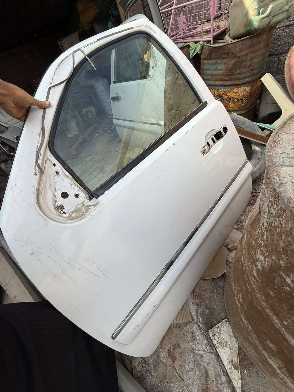 للبيع غراض 2007  بيبان امامية
بيبان عدد ٢ 
مكينة جام عدد 4 
جام مضلل بلاد عدد 2 
ترايش باب طخم 4 
ظفيرات باب فيش 
سماعات عدد 4


**إذا كنت صاحب هذا الإعلان وتريد حذفه لأي سبب، رجاءا أرسل رسالة إلى الدعم الفني**