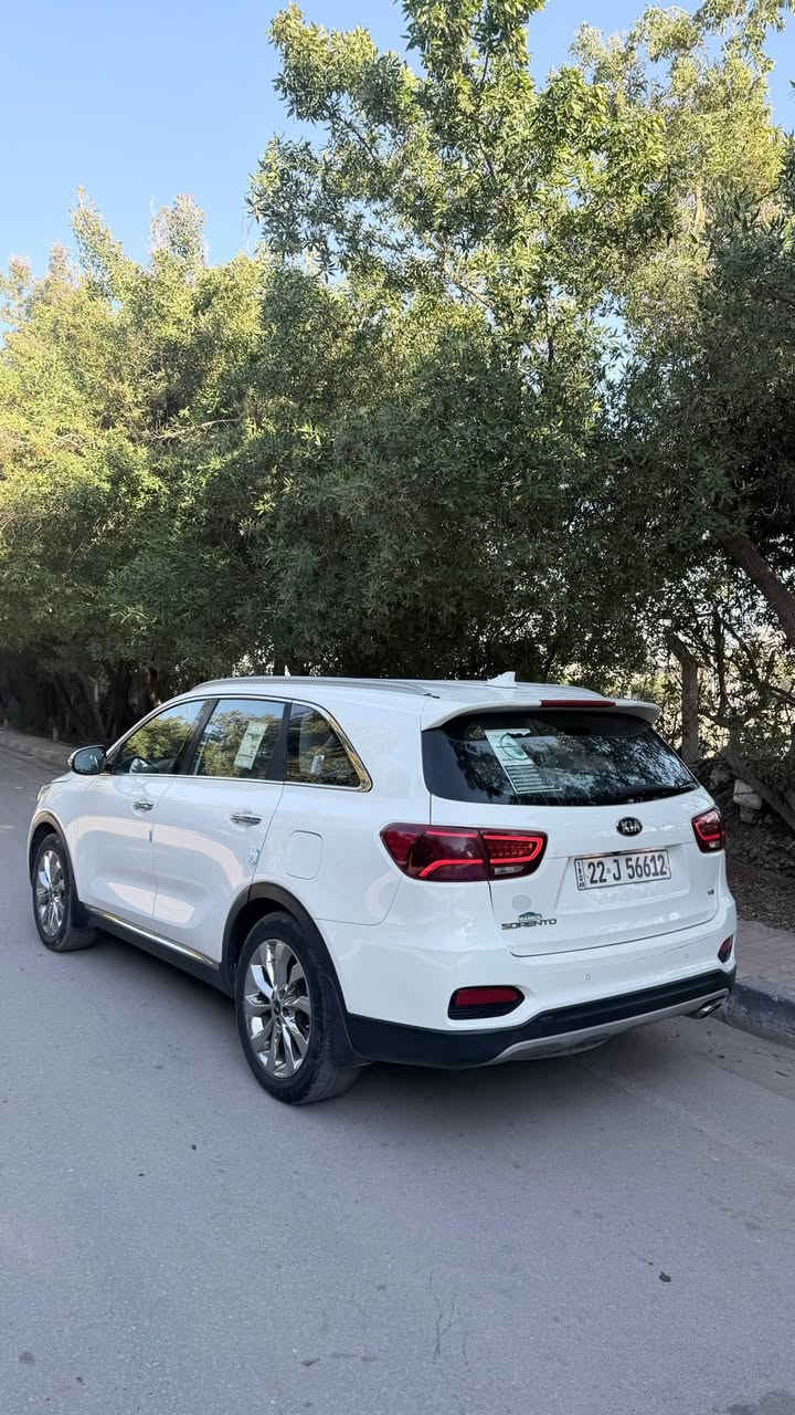 للبيع كيا سورنتو ٢٠٢٠ رقم اربيل  انكليزي ٦ سلندر  مكفوله من ضربه وصبغ وتبديل مكينه وكير على وضع الشركه  ماشيه ٦٢ الف سعرها ٢٥٨ وبيها مجال بسيط النجف الاشرف اتصال ***********
