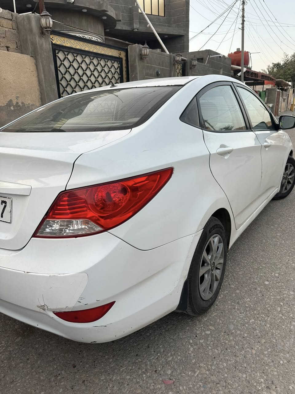 السلام عليكم 
سياره اكسنت موديل ٢٠١٥
خليجي السياره حلوه 
بيها صبغ بصفحه الباب على الجهه اليمنى رقم بصره جديد بسمي السياره 
السعر ٩٠ 
العنوان بصره قضاء القرنه حي الجمعه 
رقم الهاتف ***********
