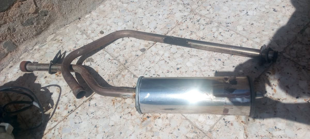 سلام عليكم اغراض البيع
المكينة سعره 65الف ناعمه و حلوه بس النمره الثانيه تعبر سن 
ال سبيرات الواحد ب 20 الف جوب 
الصالنصه ستيل هيه ول بوري ب 10الف 
هاذا رقمي ***********
