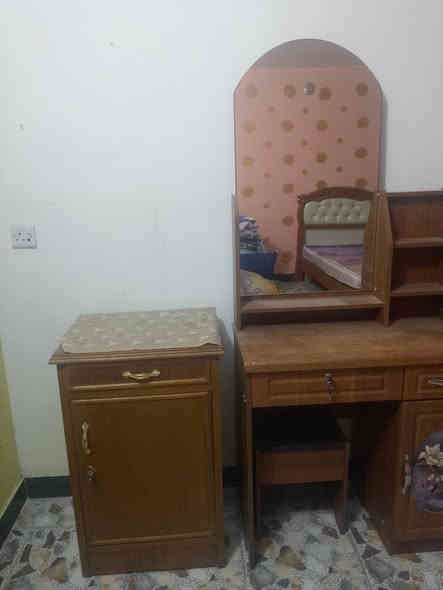 غرفة نوم خشم تكمة صاج نظيفة بشكل موضح الكم بالصورة مكاني بغداد الدورة الشراي يتواصل
عل الخاص او واتساب عل الرقم 
***********
