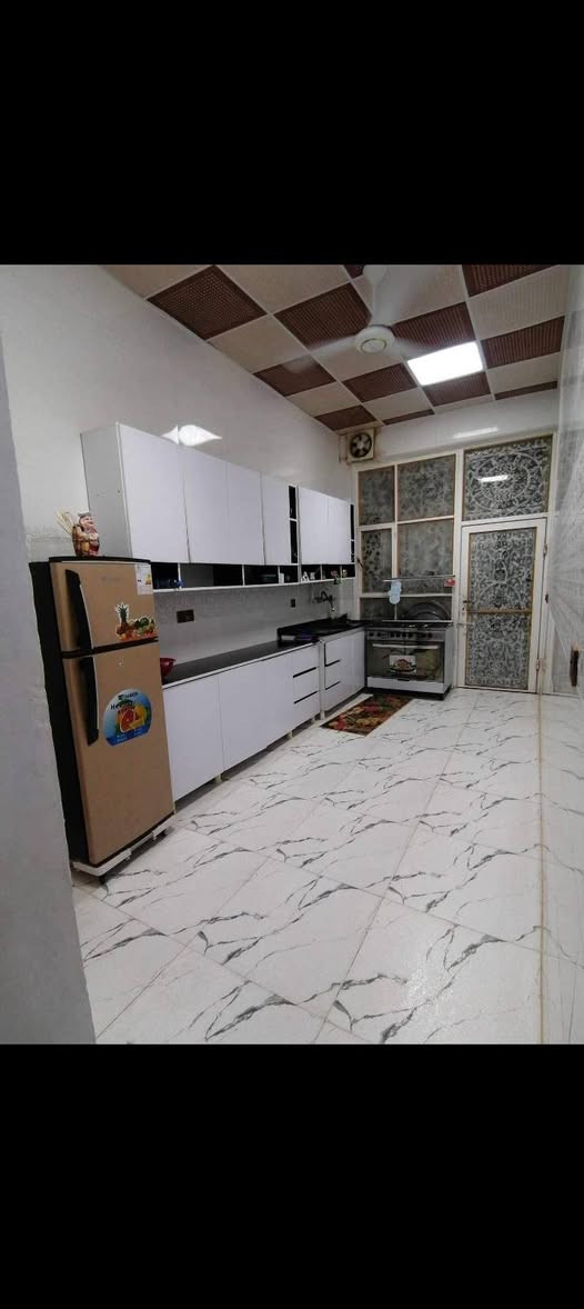 ‏دا سكن للبيع
‏حي صباح المحامي
‏مساحة الدار 125 متر يحتوي الدار على غرفة نوم صالة واستقبال ومطبخ وحمامات داخلي وخارجية البناء جديد الاستفسار الاتصال على الرقم *********** أو مراجعة مكتب شاكر للعقار سوق هرج
