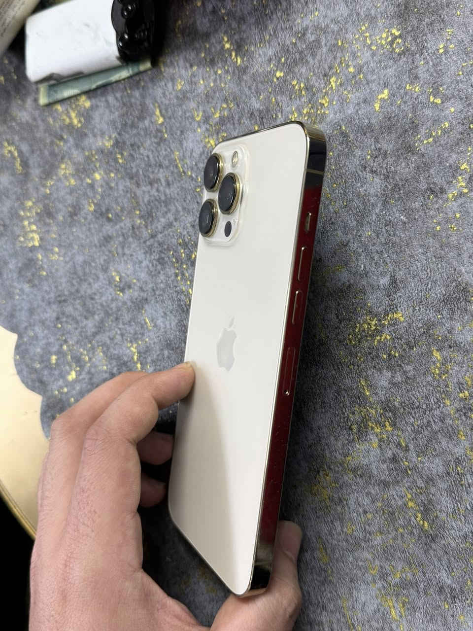 آيفون 13برو ماكس نضيف حيل الجهاز ممفتوح ابد كلشي ممبدل بي مساحه256البطاريه 81بلادي لتواصل واتساب***********
