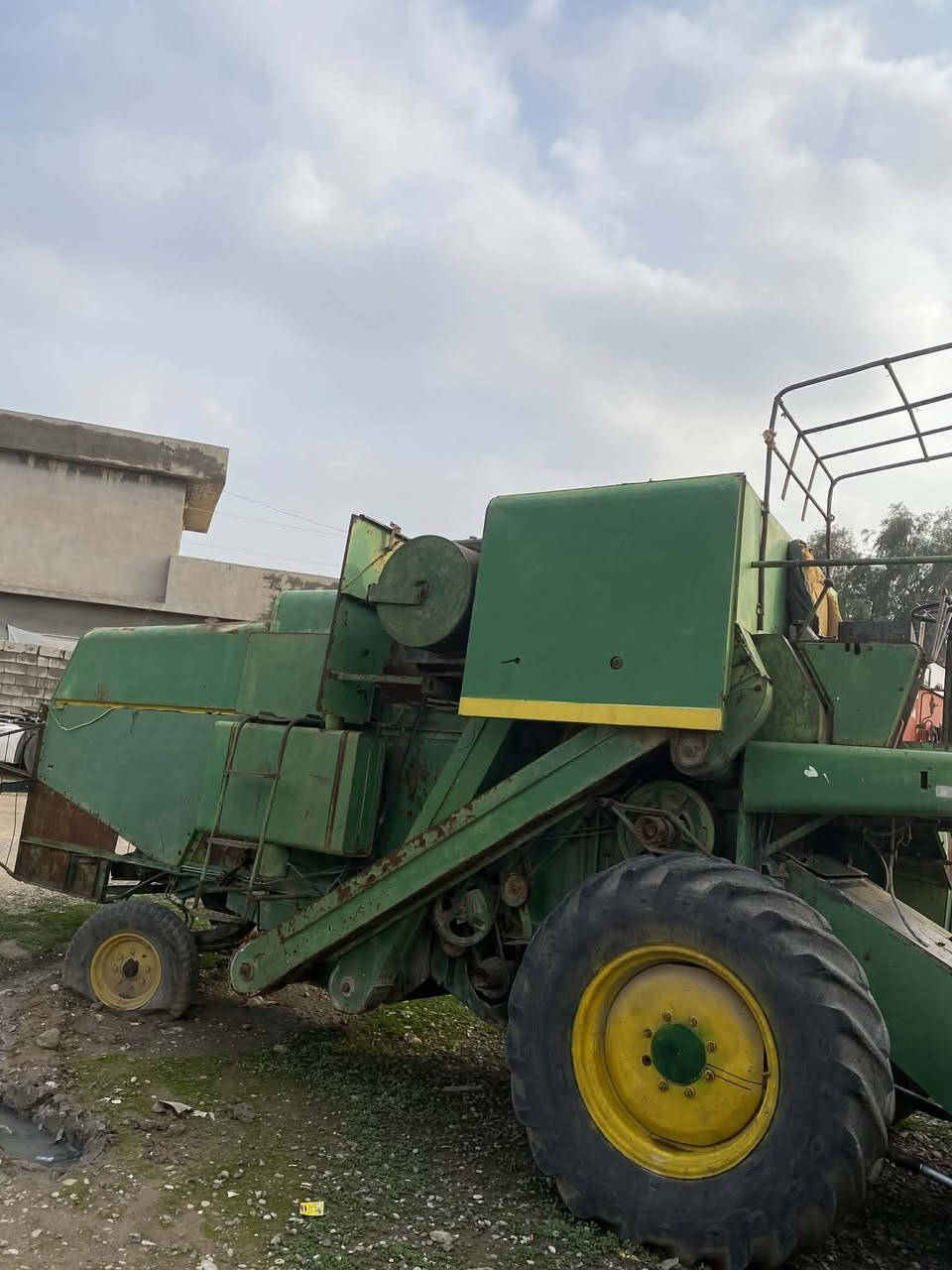 للبیع انواع دراسات سعر مناسب مکان قضاء بردرش قریب موصل ***********  ***********
