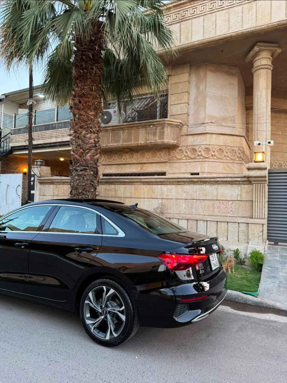 سلام عليكم  2022 اودي A3  وارد امريكي فول  مواصفات السيارة 

٢٠٠٠  توربو 🚀
بانوراما
دخول ذكي+ بصمة تشغيل 
لايتات LED 
حساسات امامي خلفي 
رادار مري 
كامره. خلفيه 
كراسي كهرباء +تدفئة + خزن ميموري 
انضمة قيادة كمفورت وسبورت مود 
شاشة كبيرة 
اوتو بارك 
تحديد مسار 
وباقي المواصفات معروفه
حادث السيارة دعاميه فقط
راديترات بلاد مملعوب بيها   
ايرباك ستيرن راجع وكاله 
صدر بحالة الوكاله 
تايرات جدد تخم كامل اقل من شهر مشتريهن
ماشيه ٣٠ الف 
رقم اربيل وجاهز للتحويل 
سعر مناسب جدا 18500$ 
للاستفسار ***********
